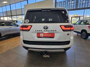 Toyota Land Cruiser 300 3.3D GR-Sport - Image 5
