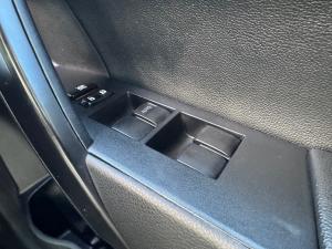 Toyota Corolla 1.6 Prestige auto - Image 21