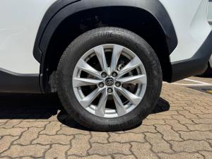 Toyota Corolla Cross 1.8 HEV XS - Image 18