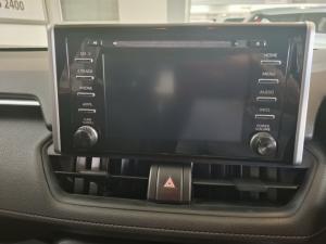 Toyota RAV4 2.0 GX - Image 13