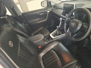 Toyota RAV4 2.0 GX - Image 14