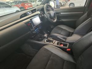 Toyota Hilux 2.8 GD-6 GR-S 4X4 automaticD/C - Image 7