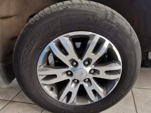 Ford Everest 2.2TDCi XLT - Image 9