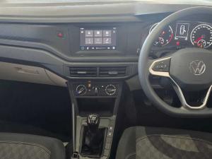 Volkswagen Polo sedan 1.6 manual - Image 15