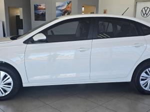 Volkswagen Polo sedan 1.6 manual - Image 2