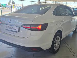 Volkswagen Polo sedan 1.6 manual - Image 8