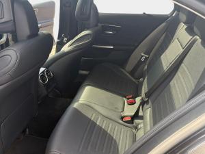 Mercedes-Benz C-Class C200 Avantgarde - Image 15