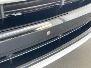 Land Rover Discovery D300 R-Dynamic HSE - Image 22