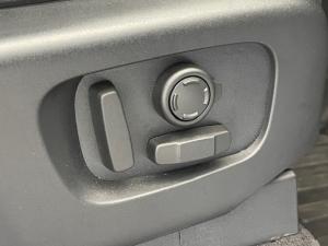Land Rover Discovery D300 R-Dynamic HSE - Image 27