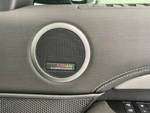 Land Rover Discovery D300 R-Dynamic HSE - Image 8