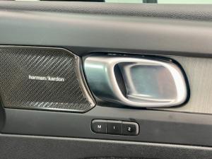 Volvo XC40 B4 Plus Dark - Image 12