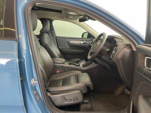 Volvo XC40 B4 Plus Dark - Image 13