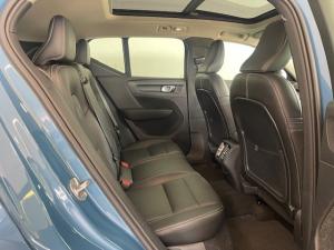 Volvo XC40 B4 Plus Dark - Image 25