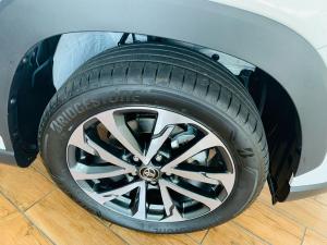 Toyota Corolla Cross 1.8 HEV XR - Image 10