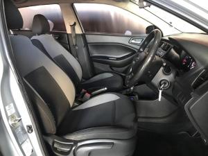 Hyundai i20 1.4 Motion auto - Image 10