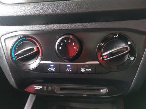 Hyundai i20 1.4 Motion auto - Image 12