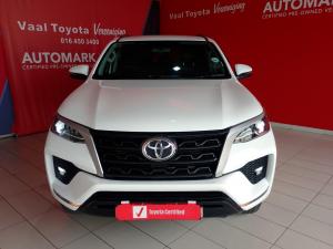 Toyota Fortuner 2.4GD-6 manual - Image 2