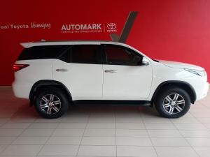 Toyota Fortuner 2.4GD-6 manual - Image 3