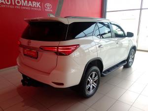 Toyota Fortuner 2.4GD-6 manual - Image 4