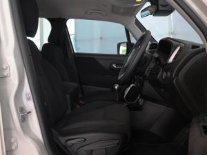 Jeep Renegade 1.4T Sport - Image 23