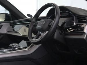 Audi Q8 55TFSI quattro - Image 25