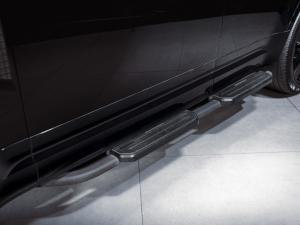 Land Rover Defender 110 D300 X-Dynamic HSE - Image 10