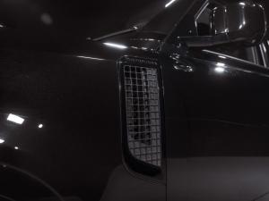 Land Rover Defender 110 D300 X-Dynamic HSE - Image 11