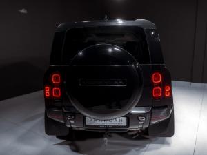 Land Rover Defender 110 D300 X-Dynamic HSE - Image 28