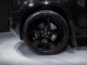 Land Rover Defender 110 D300 X-Dynamic HSE - Image 9
