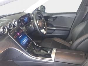 Mercedes-Benz C-Class C200 Avantgarde - Image 14