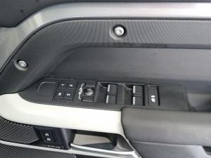 Land Rover Defender 110 D250 SE - Image 27