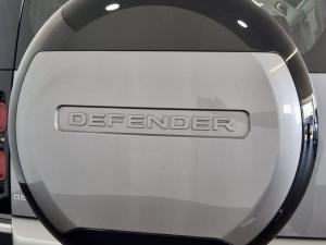 Land Rover Defender 110 D250 SE - Image 30