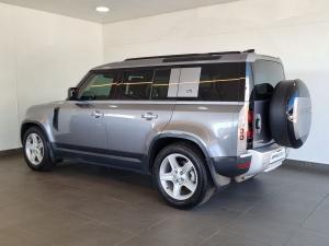 Land Rover Defender 110 D250 SE - Image 6