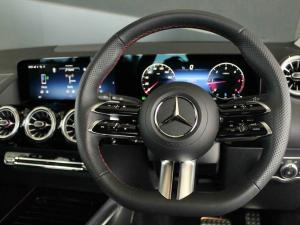 Mercedes-Benz GLA GLA200d Progressive - Image 12