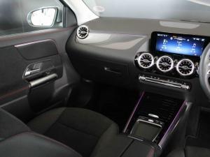 Mercedes-Benz GLA GLA200d Progressive - Image 15
