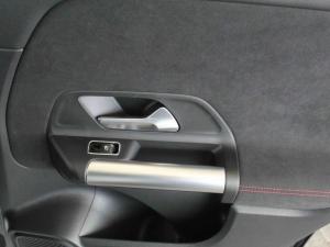 Mercedes-Benz GLA GLA200d Progressive - Image 22