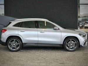 Mercedes-Benz GLA GLA200d Progressive - Image 4