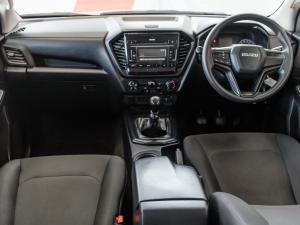 Isuzu D-Max 1.9TD double cab L 4x4 manual - Image 6