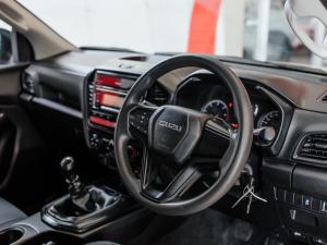 Isuzu D-Max 1.9TD double cab L 4x4 manual - Image 8