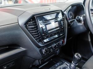 Isuzu D-Max 1.9TD double cab L 4x4 manual - Image 10