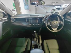 Toyota RAV4 2.0 GX - Image 6