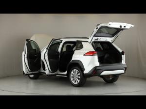 Toyota Corolla Cross 1.8 Hybrid XS - Image 25