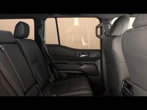 Toyota Land Cruiser Prado 2.8GD VX-R - Image 12