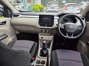 Renault Triber 1.0 Evolution - Image 6