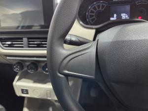 Renault Triber 1.0 Evolution - Image 9