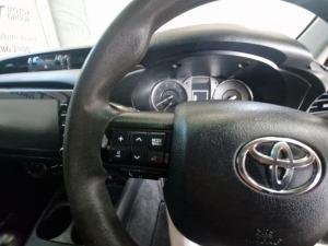 Toyota Hilux 2.4 GD-6 RB Raider automaticE/CAB - Image 9