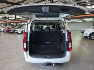 Hyundai Staria 2.2D Executive automatic - Image 9
