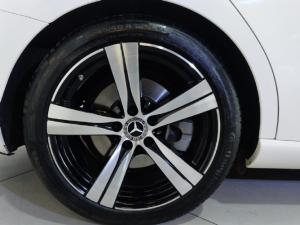 Mercedes-Benz C-Class C200 Avantgarde - Image 11