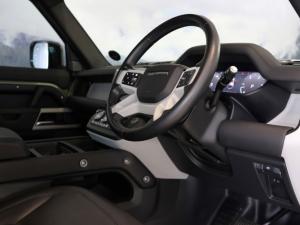 Land Rover Defender 110 D250 SE - Image 17