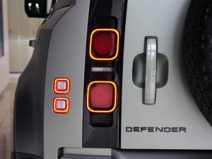 Land Rover Defender 110 D250 SE - Image 20